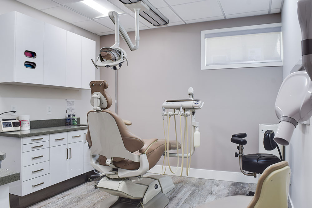 Dentist chair in patient room at Avenue Dental in Brantford